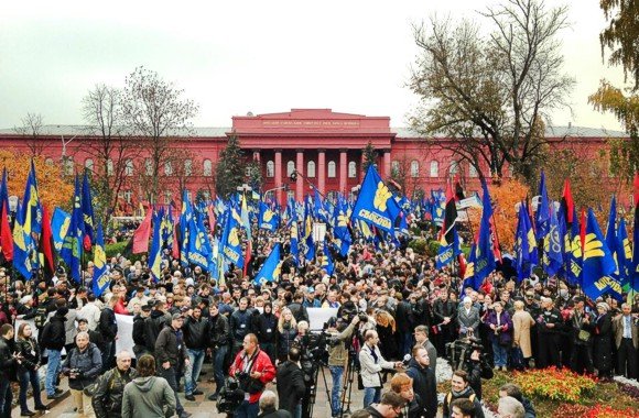 Марш УПА в Киеве собрал 25 тысяч участников (Видео)