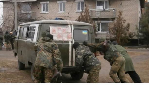 Пропоную: "Давайте хоч на годину війни подбаємо про наших воїнів..."