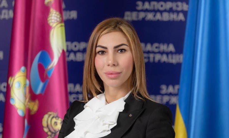 У кожній чиновницькій адміністрації має бути своя "корабельна сосна", або  Чужої пісі не шкода… (Фото)