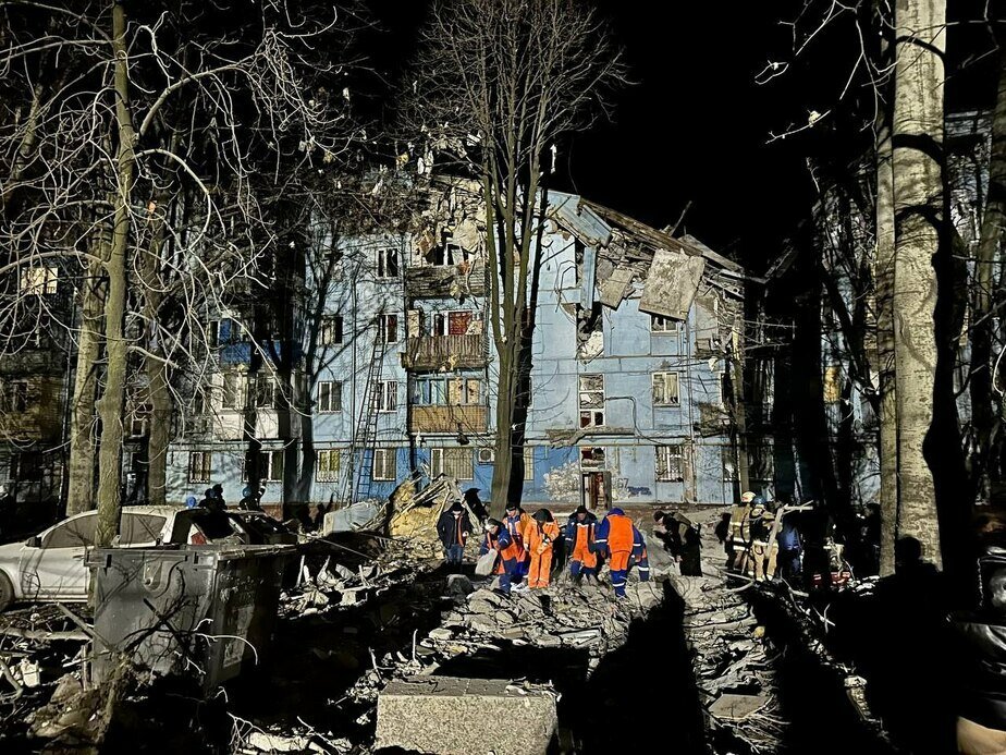 Злочини кремля: число загиблих після удару ракети в 5-поверхівку в Запоріжжі збільшилося до 11 осіб