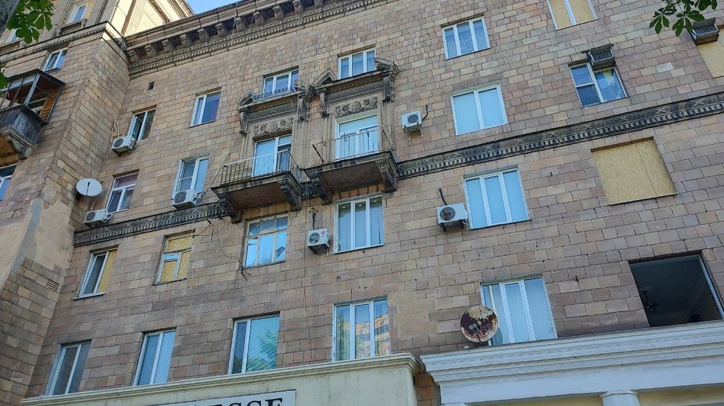 Злочини кремля... У ніч проти 1 червня армія рф масовано атакувала Запоріжжя. Загиблих та поранених немає (Фото)