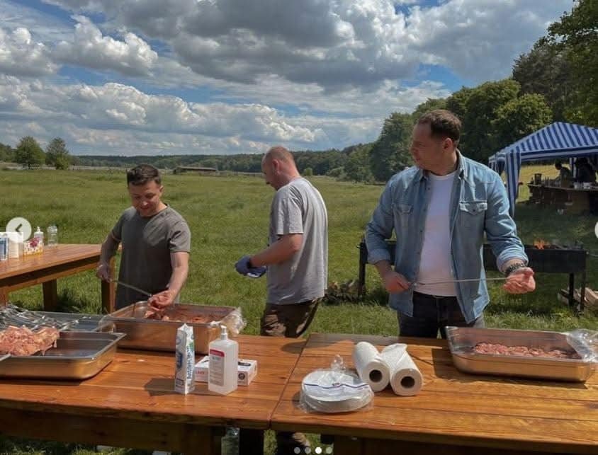 Дискусія на тему: чому ми програємо війну