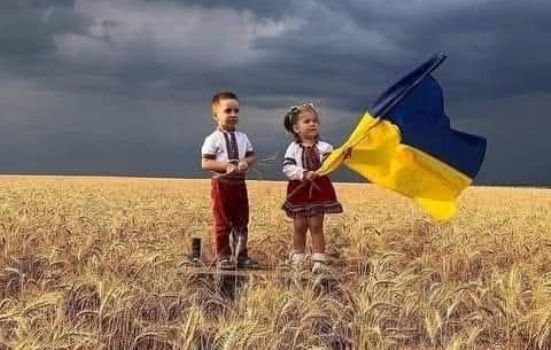 росіяни, в Україні на вас чекає смерть і страх без кінця. Бійтеся суки. І не приїжджайте сюди. Ніколи.